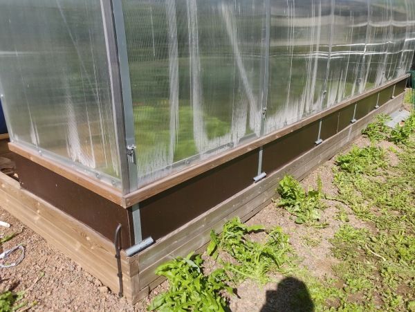 Kirjan urakka lähenee loppuaan, kasvihuoneen sokkeli, vinkit kylvöihin ym. 9.2.2024