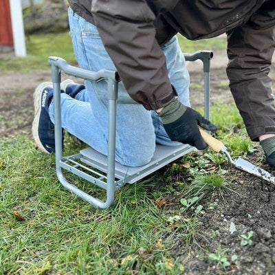 Uudenmallinen polvi-istuin, puissa sammalta ja jäkälää - Ei harjata pois!, Lyhyt esittely kompostioppaasta, ym. 5.12.2025